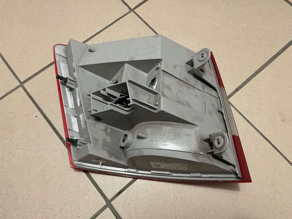 фото №14, Skoda octavia iii 3 kombi 5e9 лампа задняя задняя правая