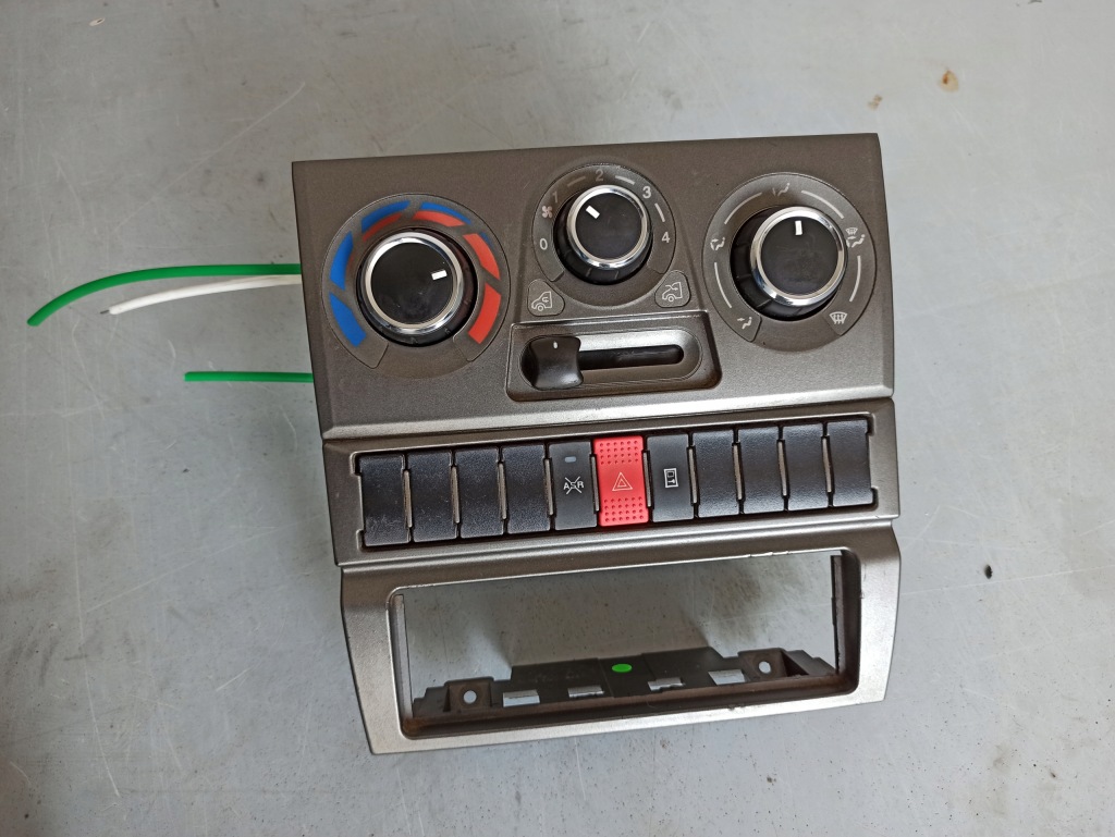 фото №1, Заглушка переключателя консоли iveco daily 06-14