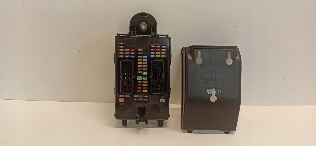 Volvo v60 cc коробка запобіжників 31494567 31682732 в Україні