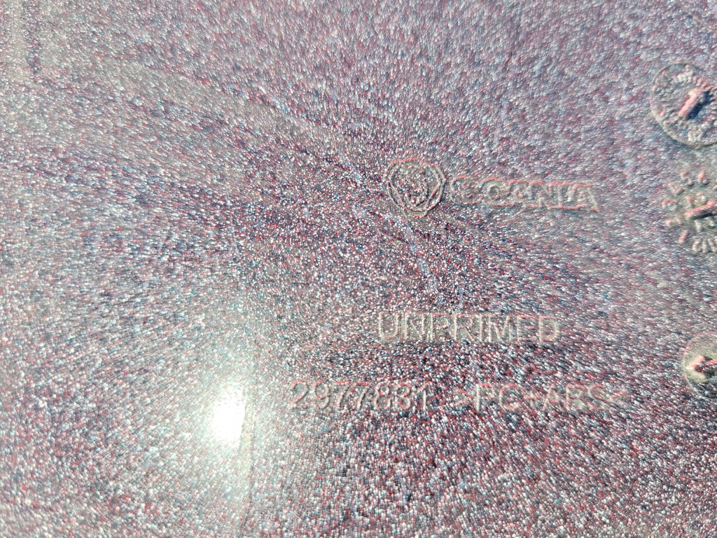 Решітка  решітка радіатора капот scania r,s 2542870,2977881 Оригінал