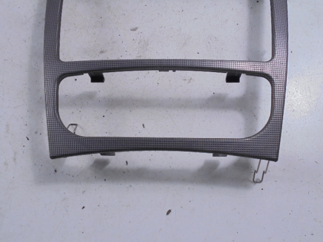 фото №6, Mercedes c w203 консоль рамка радио 00-04 4d a2036809039