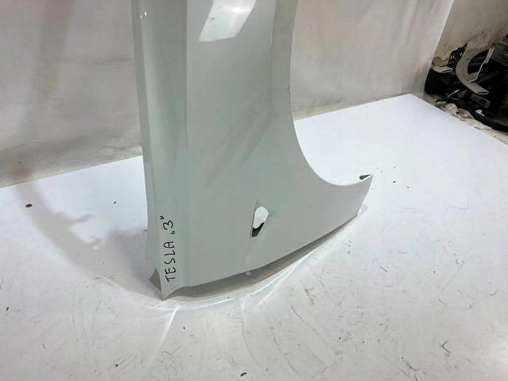 Tesla model 3 крило правий перед передній Недорого