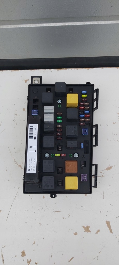 фото №1, Коробка запобіжників bsi opel astra zafira 93194876 оригінал nowa
