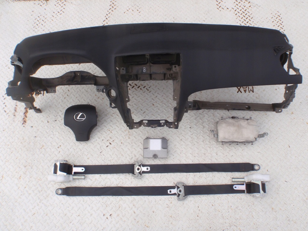 фото №1, Lexus is 200 панель приладів панель приладів консоль подушки безпеки ремені