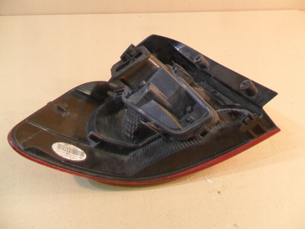 фото №9, Лампа задня ліва vw golf vi 5k0 945095e w крила