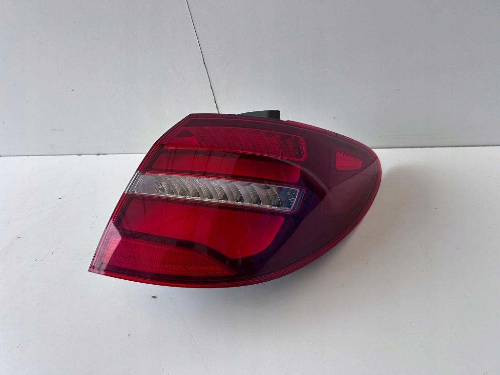 фото №1, Mercedes b-klasa 246 lift лампа правий задня led 2469068800