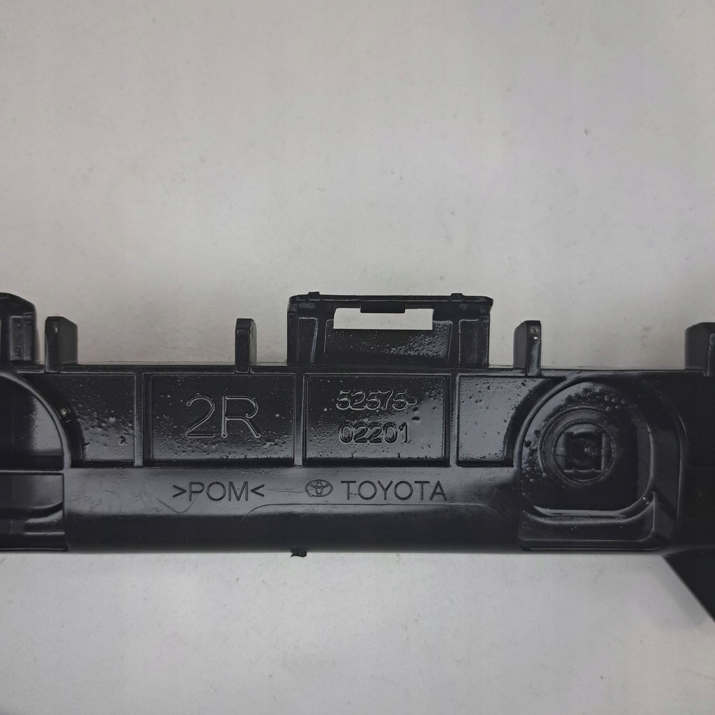 фото №7, Toyota corolla e210 e21 задня правий кронштейн кронштейн бампера 52575-02201