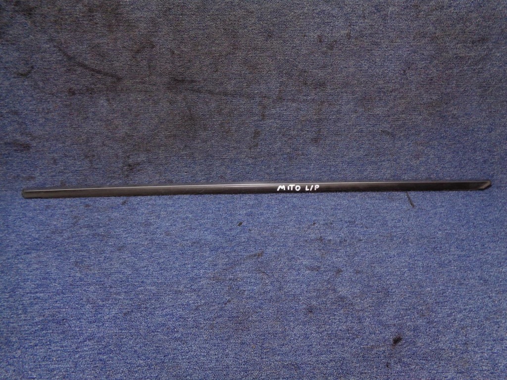 Купить Молдинг уплотнитель дверь alfa romeo mito 08- левая хром