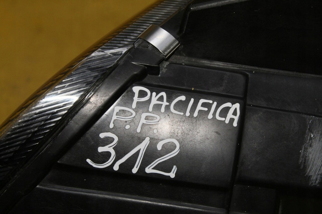 фото №9, Лампа правий перед передня pacifica i
