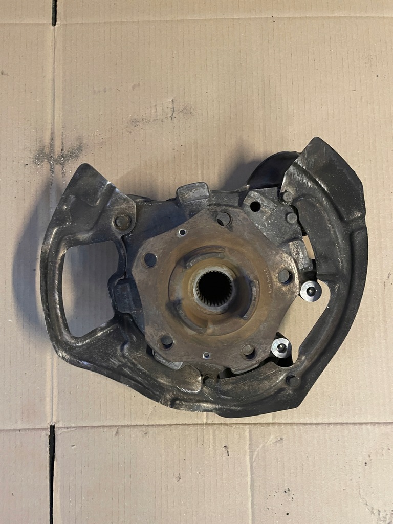 фото №1, Porsche panamera 971 поворотный кулак правая задняя 971505436j