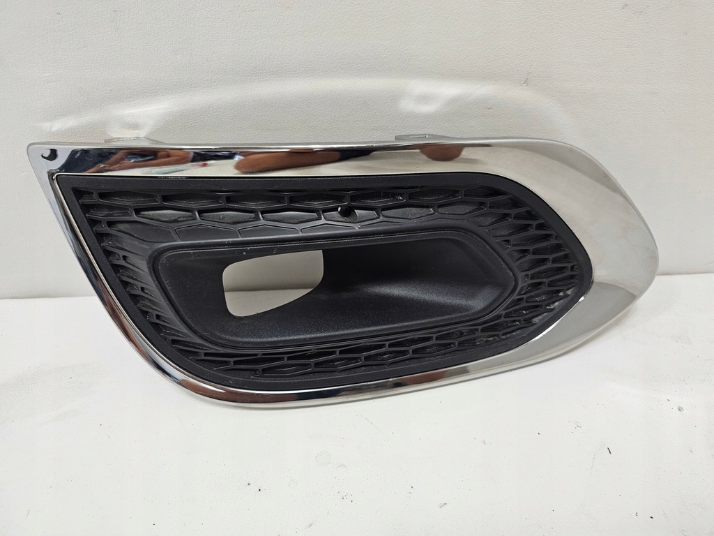 фото №4, Renault оригинальный номер 261a30096r решётка бампера