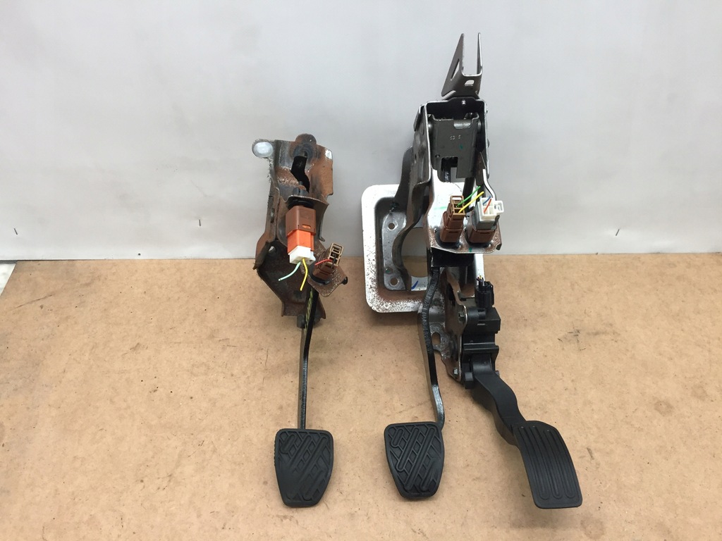 фото №1, Note ii e12 1.2 педалі зчеплення гальмо gaz