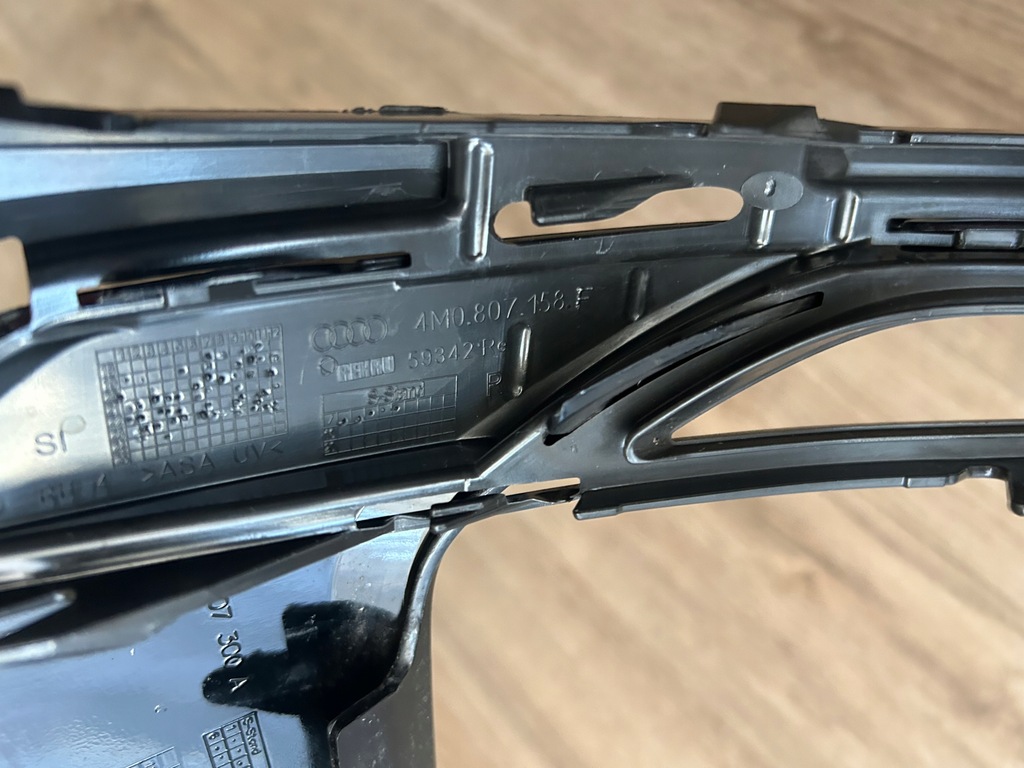 фото №12, Audi sq7 q7 s-line lift 2019-2024 решітка молдинг перед права czarna 4m0 оригінальний номер