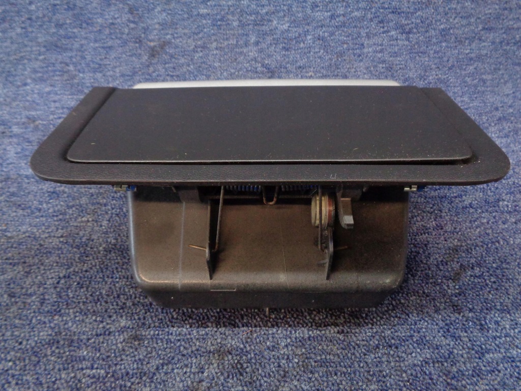 фото №8, Бардачок верхний панели консоли 100015631 dodge journey 2008-2011r.