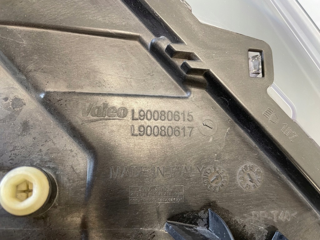 фото №13, Maserati levante 16-ксенон лампа перед ліва europa