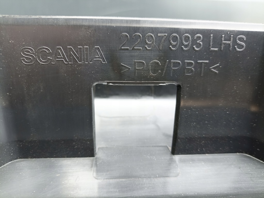 фото №2, Подкрылок крыло scania r s 2297993 новый оригинал