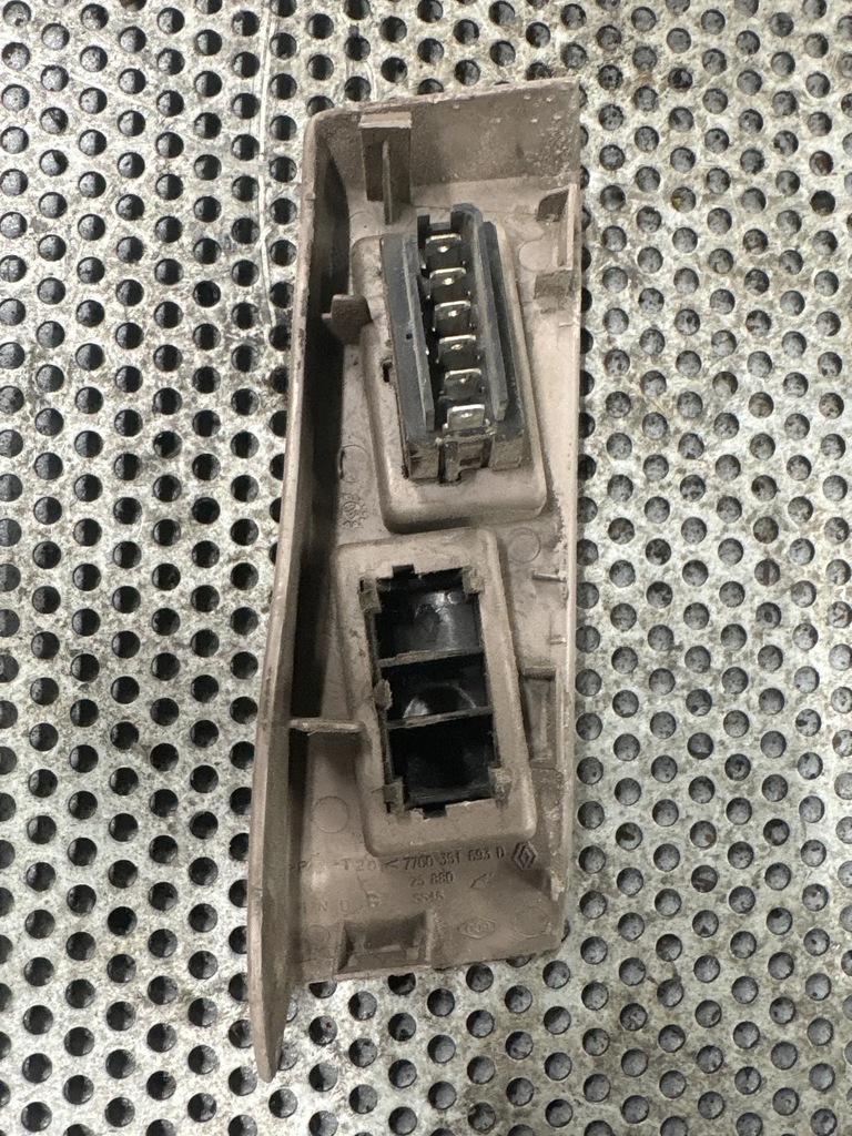 фото №2, Панель вікон лівий перед master ii 7700351693d