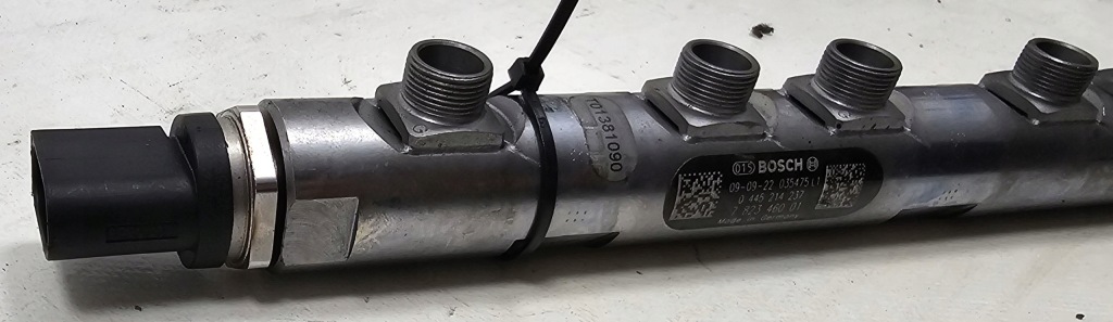 Оригинал  молдинг впрыскная + датчик mini r55 / r56 / r57 / r60 - 0445214237 Доставка