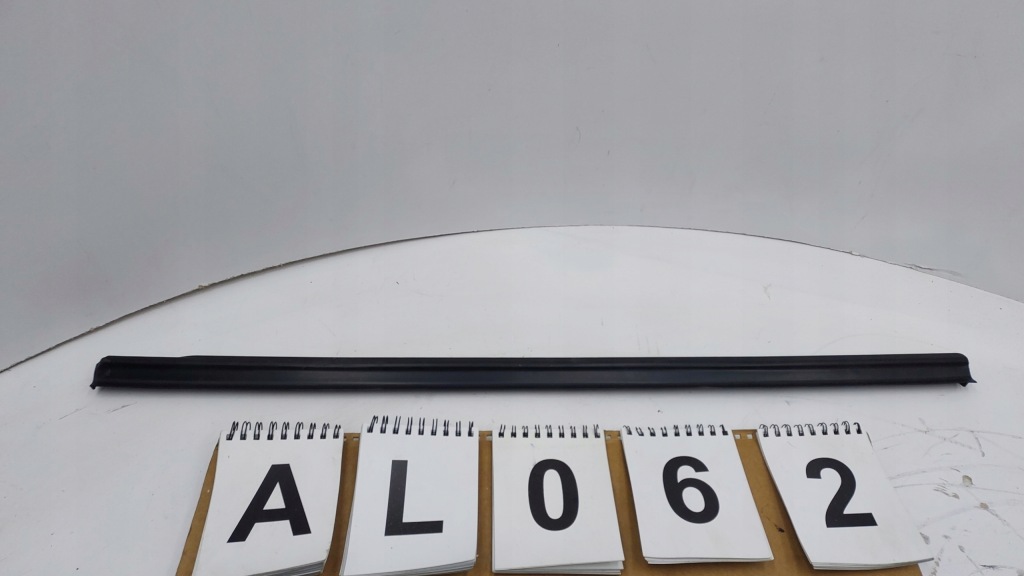 фото №1, Mercedes gle w167 прокладка двері правий задня