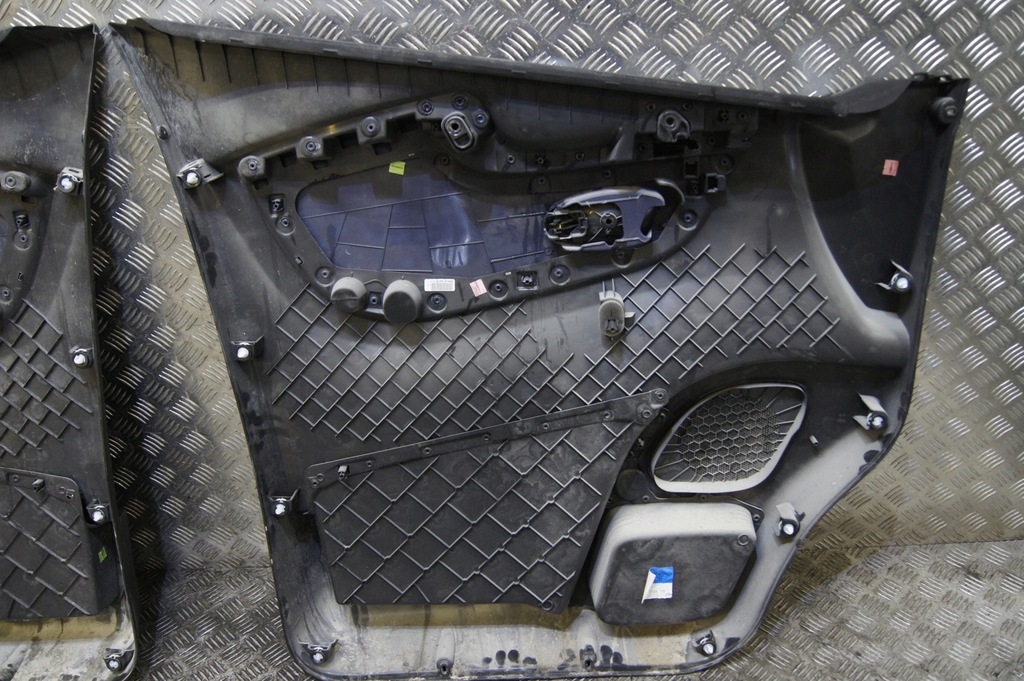 фото №10, Обивка дверь набор traffic iii vivaro b