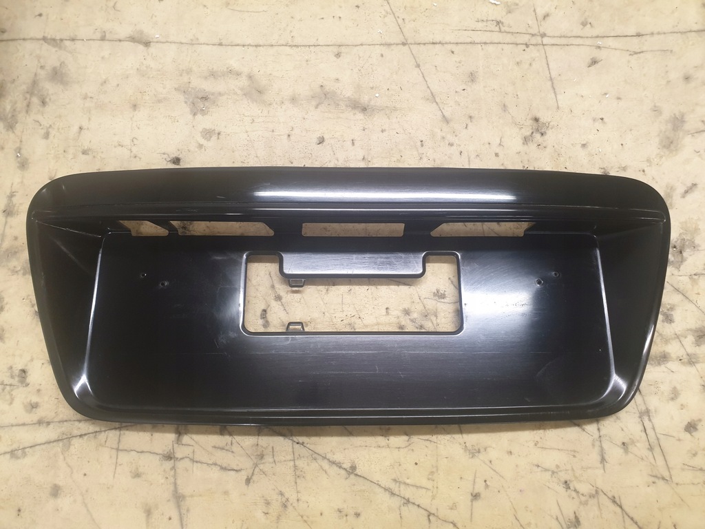 фото №1, Mitsubishi lancer x подставка номерного знака накладка 5817a099