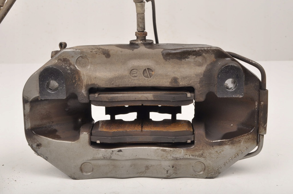 фото №10, Aston martin db9 суппорт тормозной задняя 20.8429.03