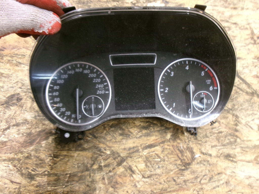 фото №1, Mercedes gla x156 счетчик приборы europa 2.2 cdi