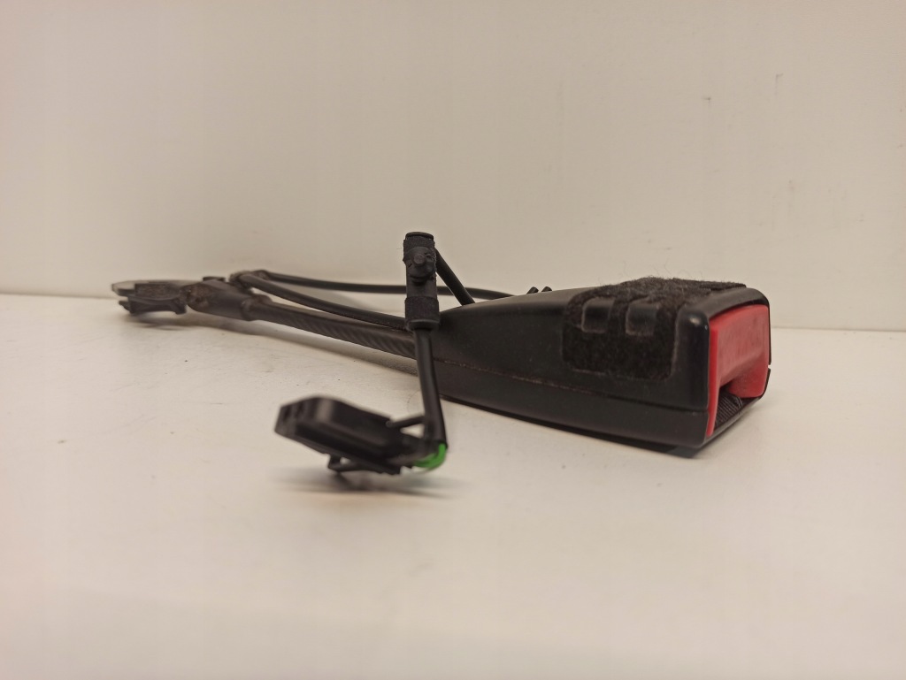 Купити Кліпса поперечина перед audi a4 b8 a5 8t 8k0857755d