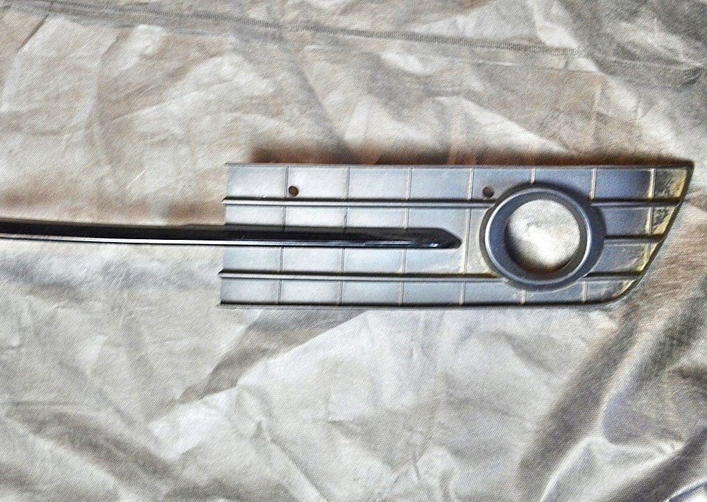 Mercedes a-klasa w169 рестайлинг  решётка бампера рамка противотуманных фар Недорого