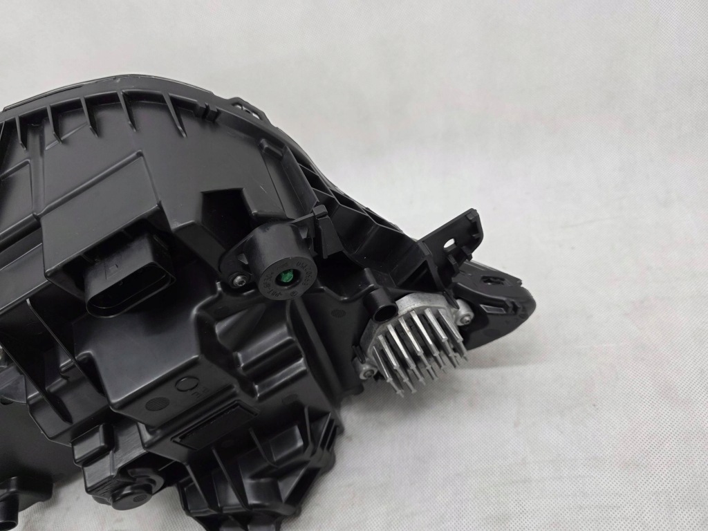 Volvo xc90 2 2 рестайлінг  фара перед ліва full led active high beam 32404715 Оригінал