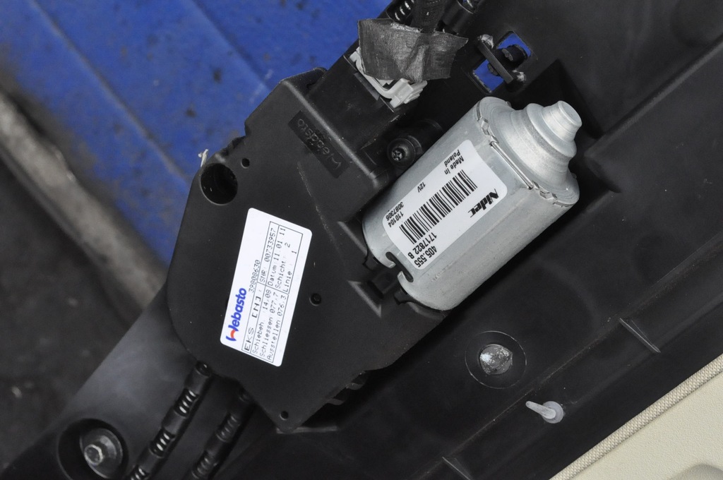 фото №6, Volvo s60 ii люк двигатель моторчик kpl