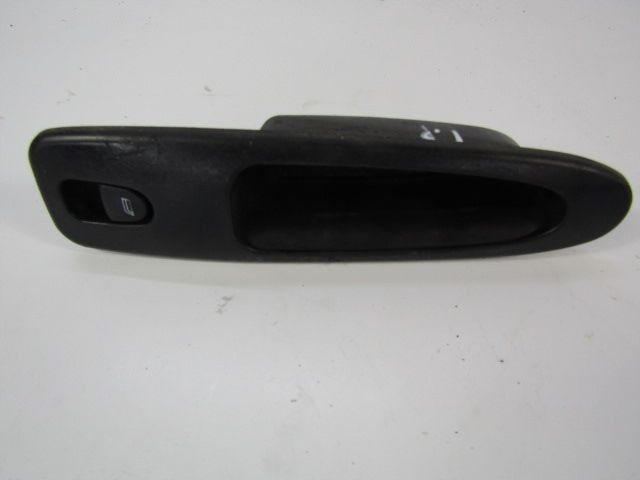 фото №1, Alfa romeo 166 ручка кронштейн панель обивка задняя правый + выключатель стекло