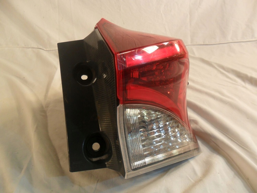 фото №12, Toyota auris ii лампа задня права правий задня