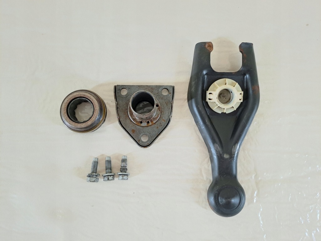 фото №1, Вилка кронштейн сцепления подшипник 1.5 bhdi toyota proace city 22r