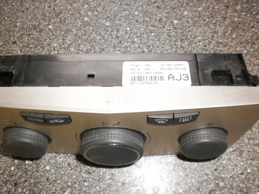 фото №1, Opel astra h zafira b панель климатроник