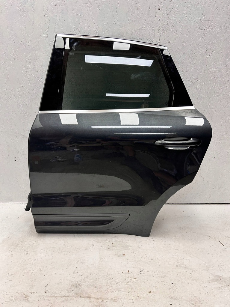 фото №1, Porsche macan ii lift 2023 95b дверь левая левый задняя m7r lm7r