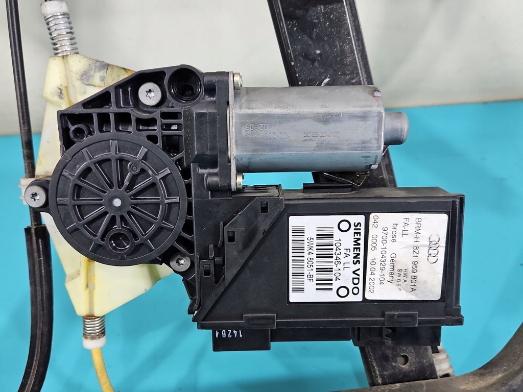 фото №12, Підйомник скло перед лівий audi a2 8z1959801a 5wk48051bf