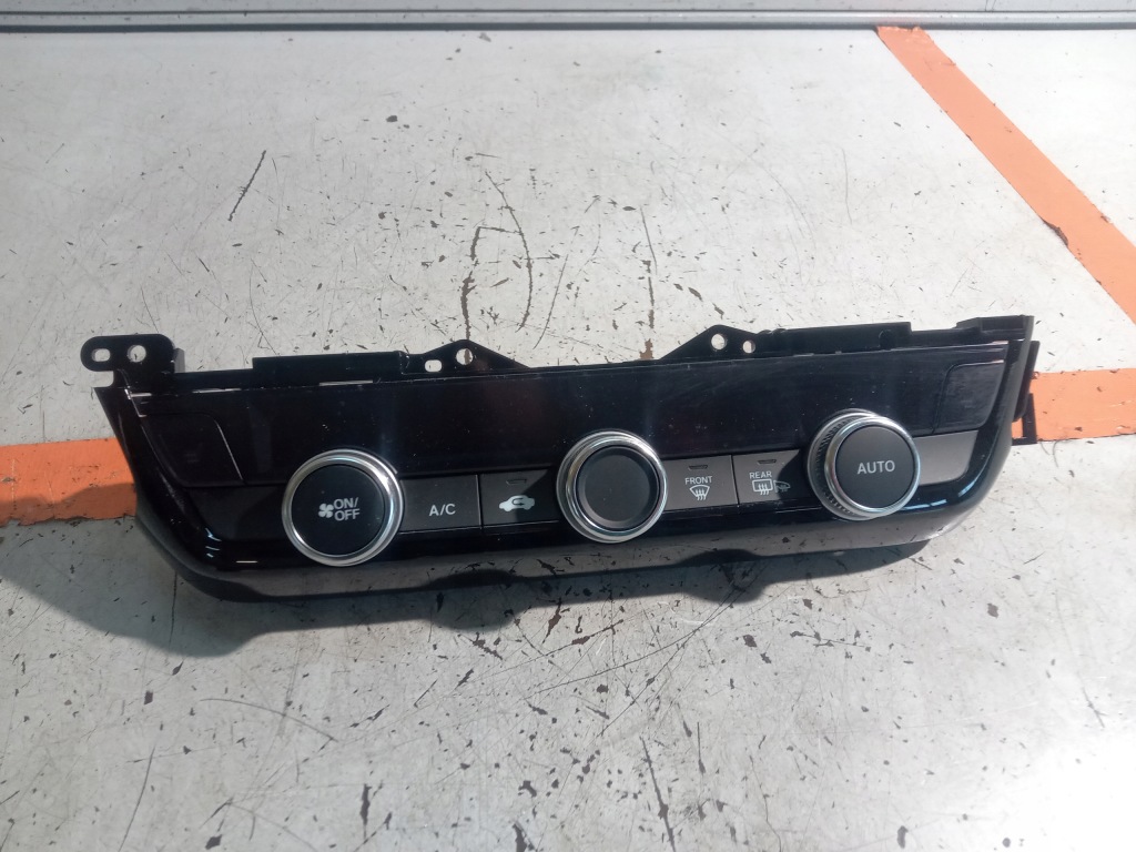 фото №1, Honda jazz v crosstar панель кондиционера 20-