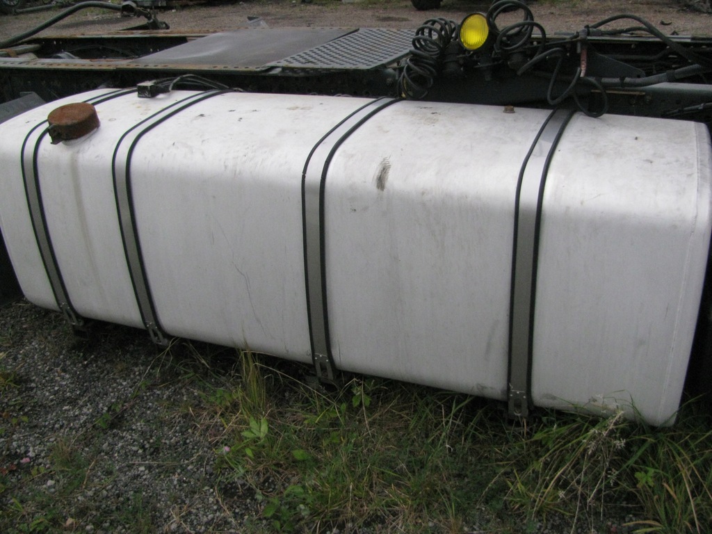 фото №1, Iveco stralis бак топлива 950l kompletny.