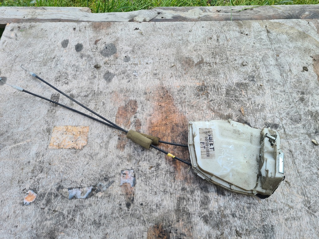 фото №1, Замок дверь правый задняя suzuki swift iv 82301-62j20