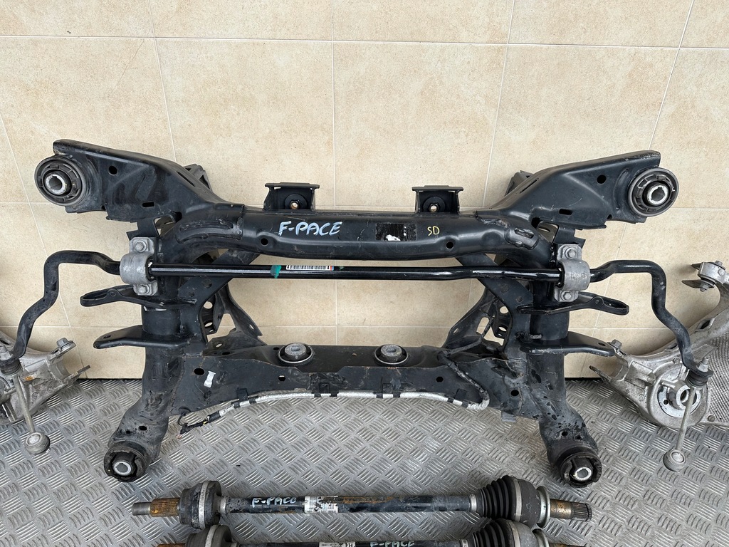 фото №2, Подрамник задняя jaguar f-pace 2.0 bz 2019 rok