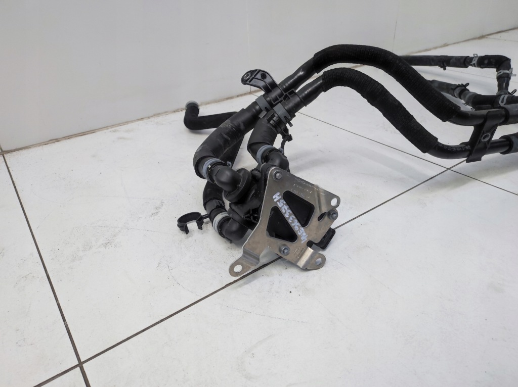 Купити Клапан керування патрубок трубка шланг води audi q8 e-tron etron