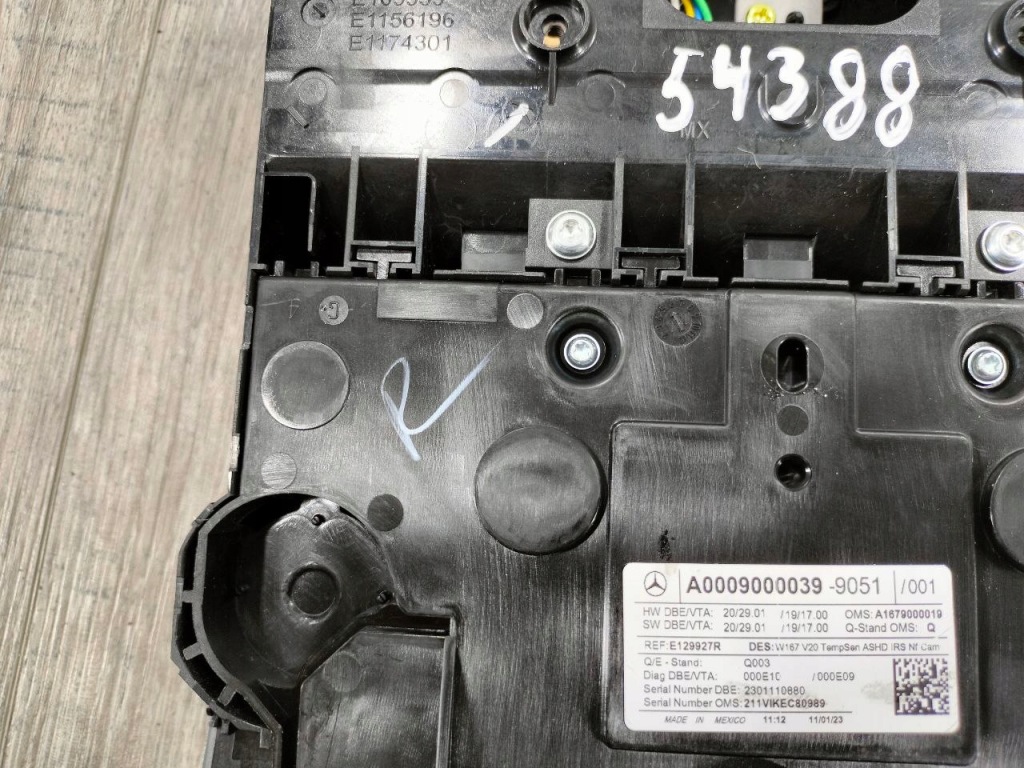 фото №11, Mercedes gle w 167 лампа освітлення кабіни a0009000039-9051