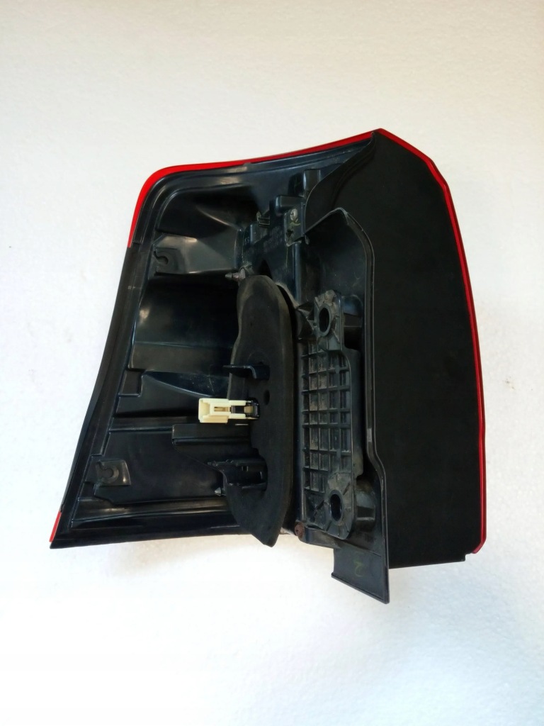 фото №9, Лампа led toyota land cruiser задняя 81550-60a80 oryg.