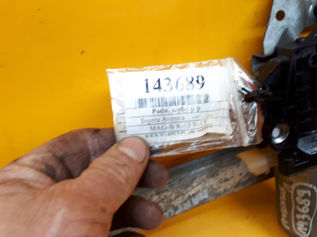 фото №6, Підйомник el.szyby правий перед toyota avensis t22