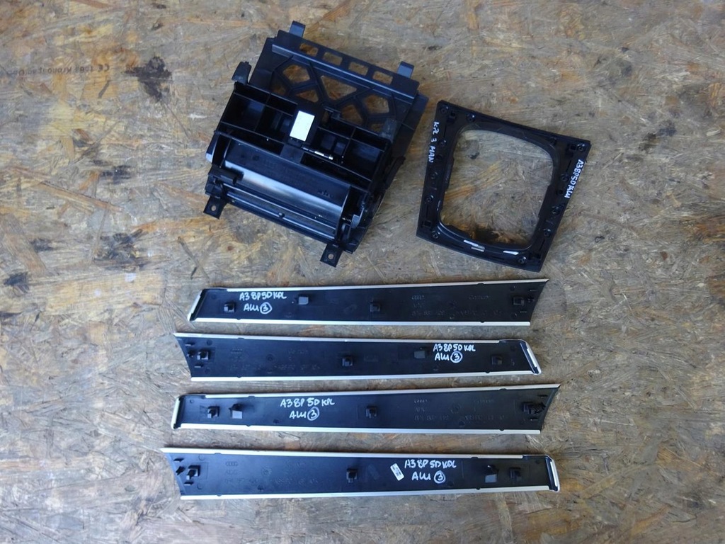 фото №10, Audi a3 8p 8p4 5d sportback накладки декори двері рамка механічна коробка передач s-line