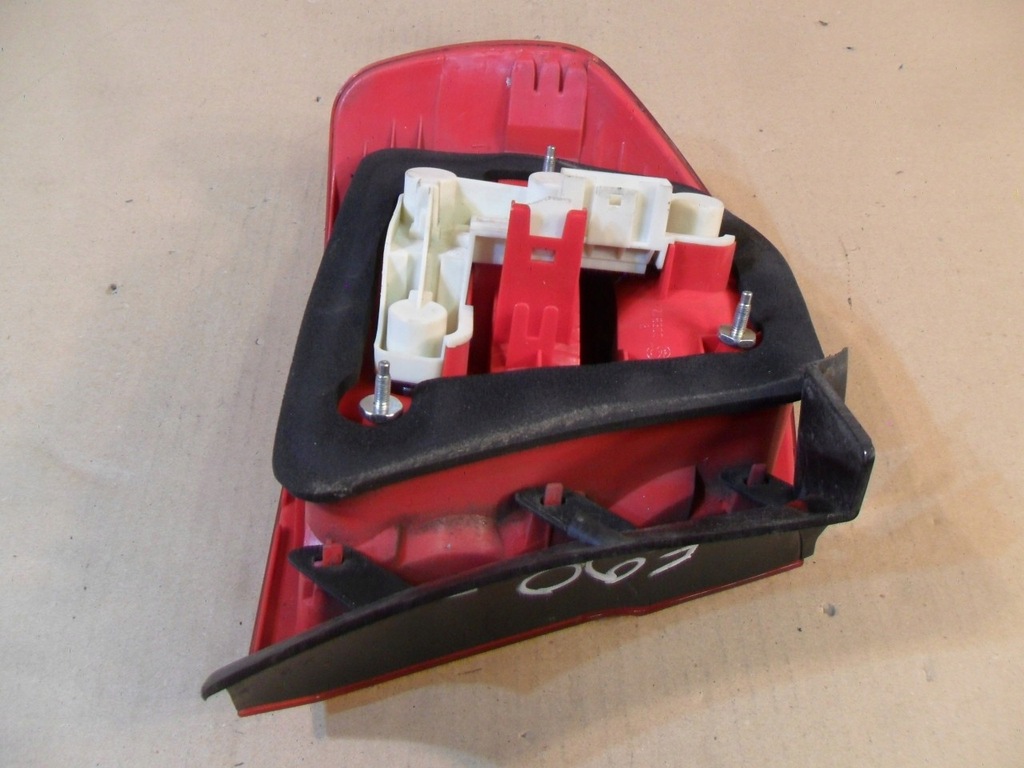 фото №11, Bmw 3 e90 sedan 6937458 led лампа правая задняя задняя