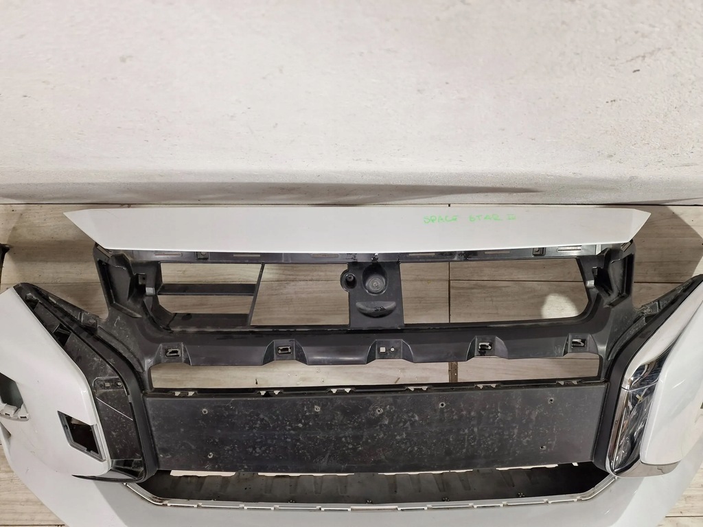 фото №10, Mitsubishi space star 2022 з передній бампери