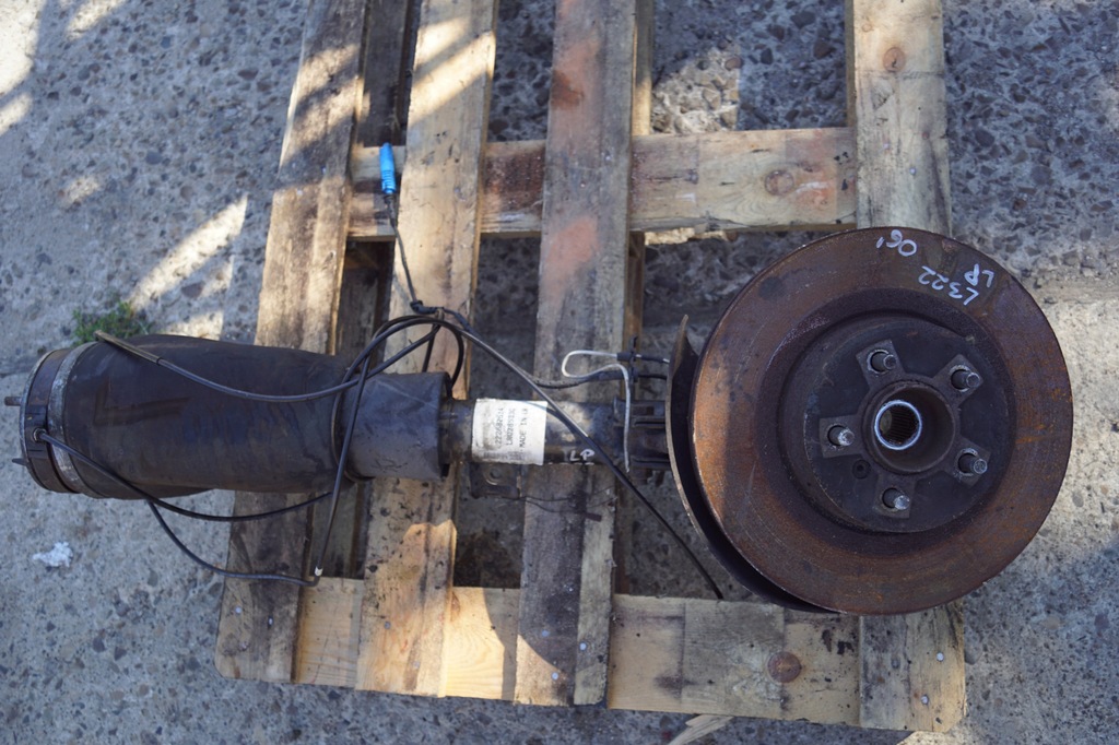 фото №1, Поворотный кулак пневмоподушка левый перед range l322 3.0d