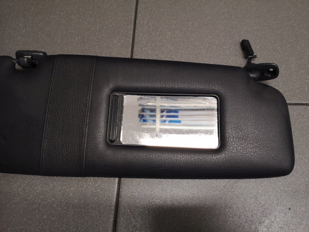 фото №5, Козырёк правый крючок чёрный audi a4 b6 cabrio